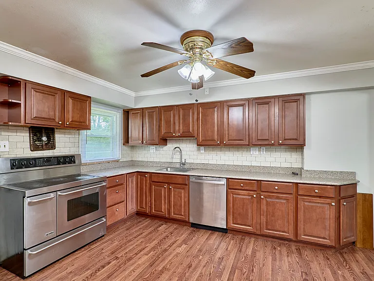 10900 Saint Boniface Ln — Photo 9