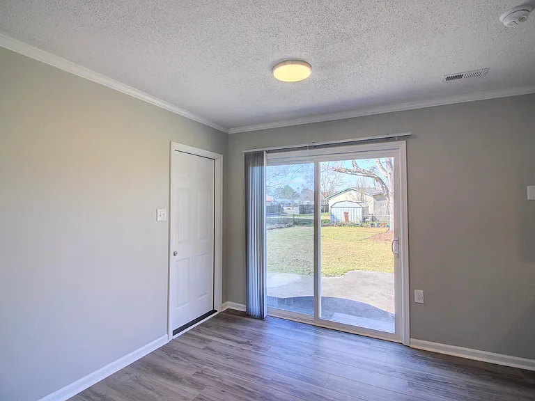 329 McCotter Blvd — Photo 6