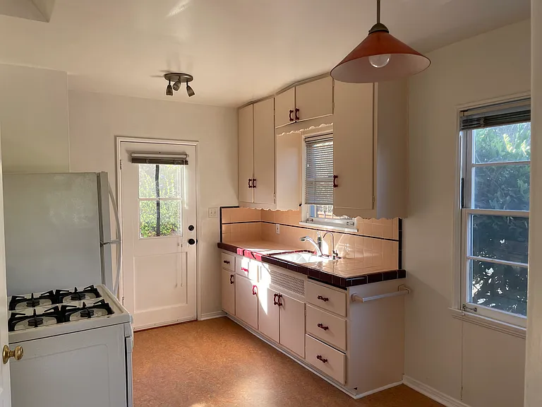 3362 Atwater Ave — Photo 7