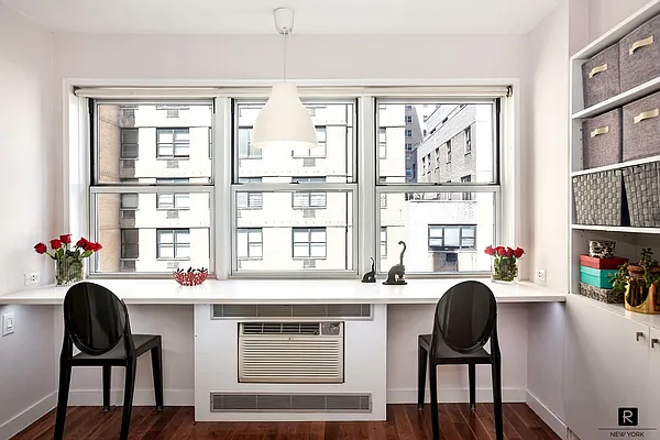 Sold by R New York | media 1