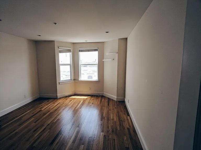 641 Natoma St — Photo 11