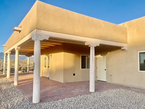11 La Guardia Rd, Ranchos De Taos, NM 87557