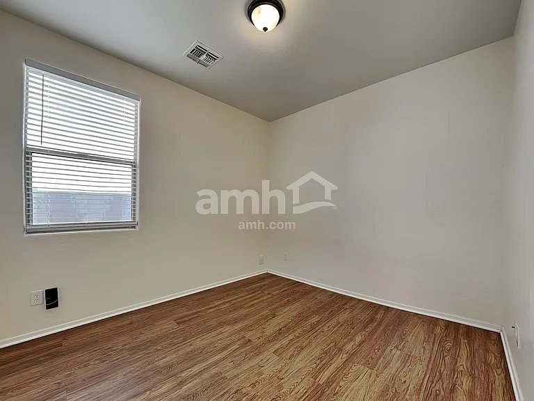 17578 W Ironwood St — Photo 19