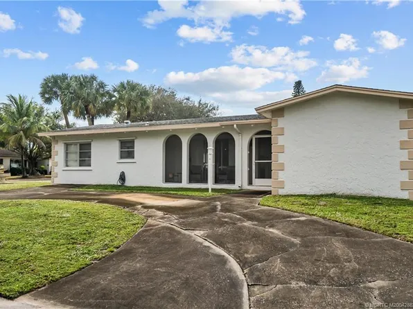 300 SW Winnachee Dr, Stuart, FL 34994