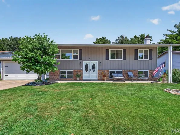 21 Gary Glen Dr, Saint Peters, MO 63376