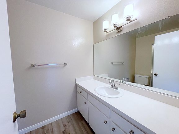 4th image of 350 S Oakland Ave Unit 202