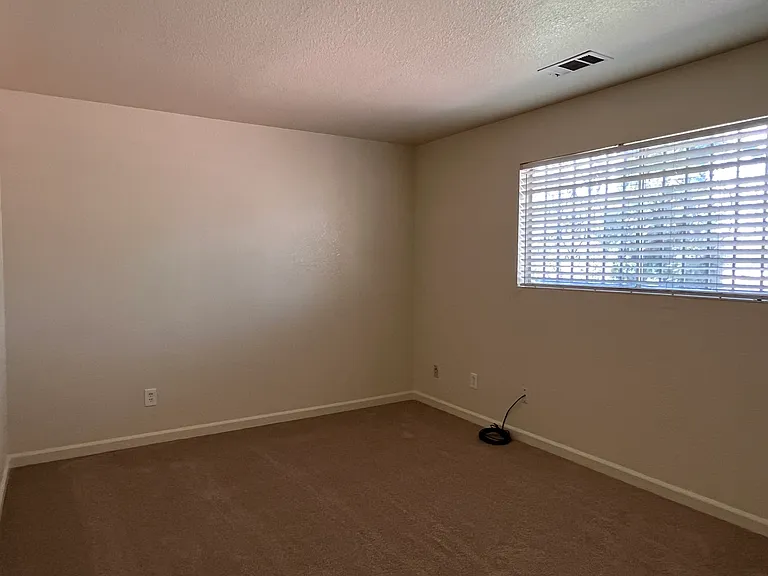 2205 Peppertree Way — Photo 12