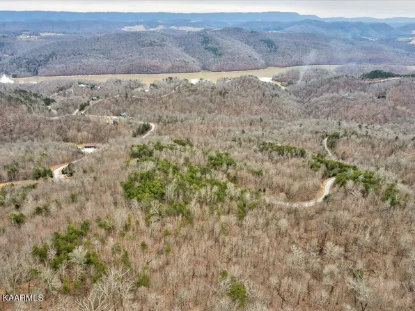 964 Whistle Valley Rd, New Tazewell, TN 37825