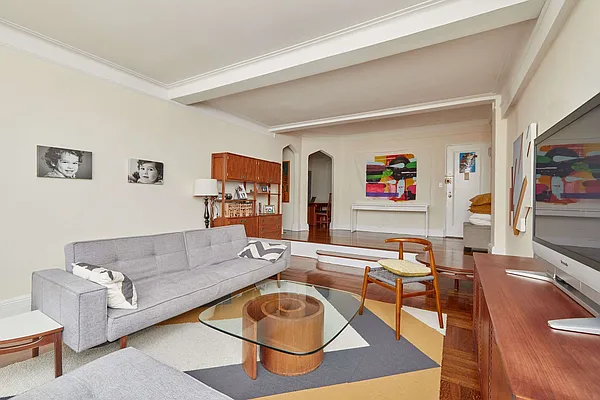 Rented by PocketBroker Inc | media 8