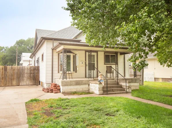 1002 W 1st St, McCook, NE 69001