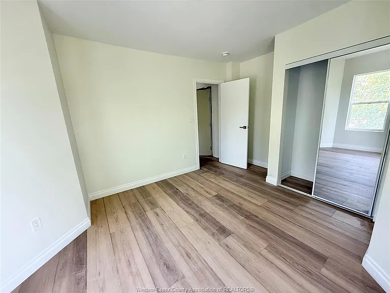 706 Marentette Ave #1 — Photo 10