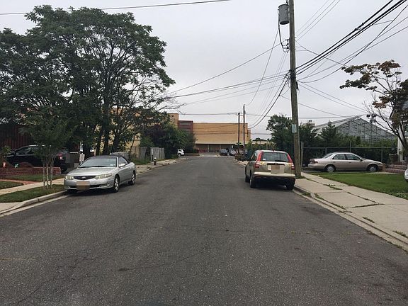 4th image of 171 Ivy St