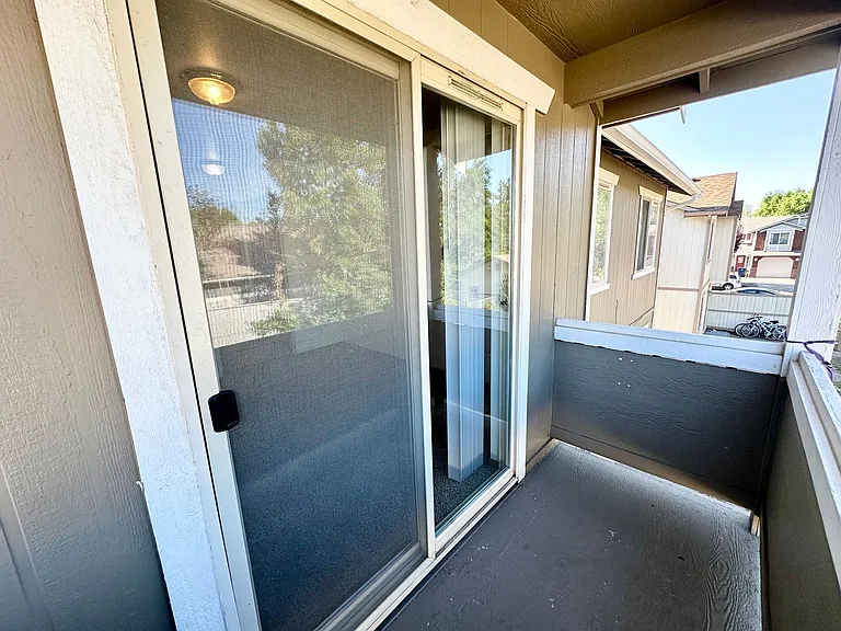 2103 N Yellowstone St — Photo 37