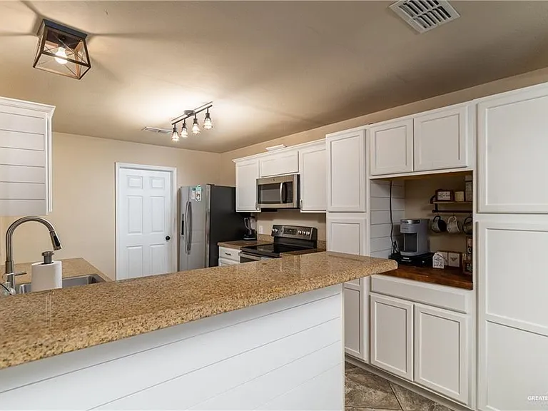 3807 Alvarado St — Photo 2