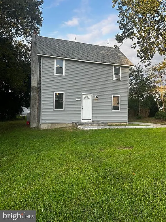3 bed, 1.0 bath, 1141 sqft, $2,900 — Photo 2