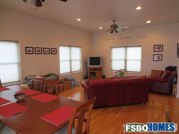 Diningroom/livingroom