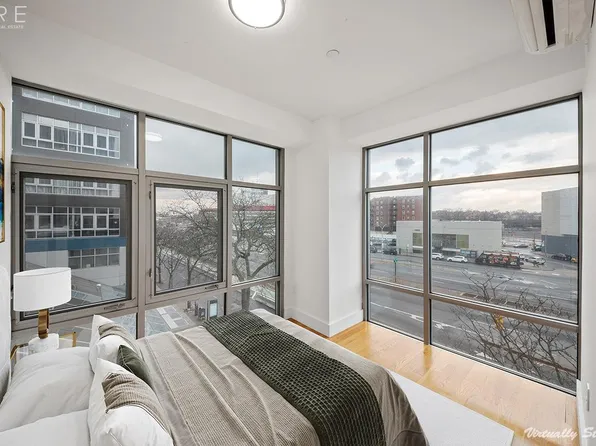 90-02 Queens Boulevard image 3 of 10