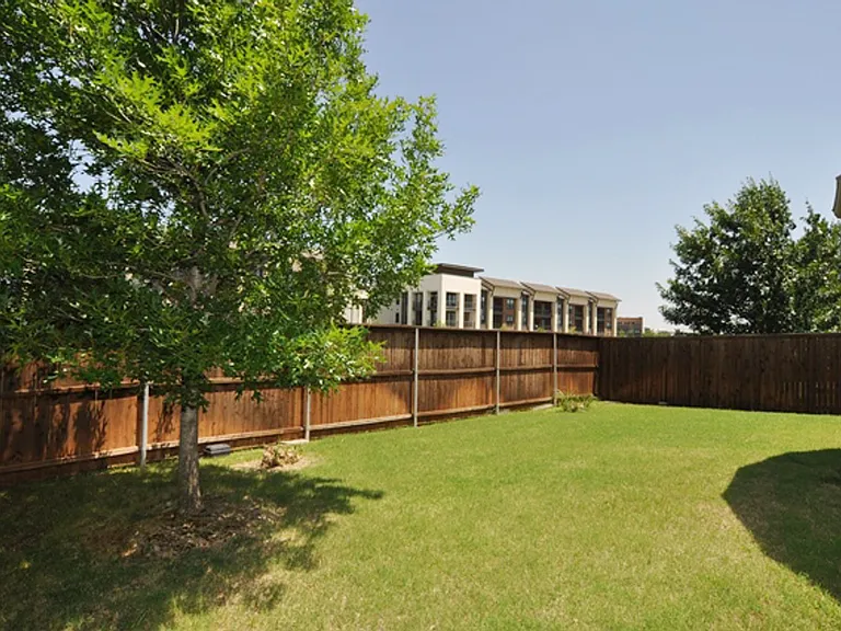 9948 Haversham Dr — Photo 23