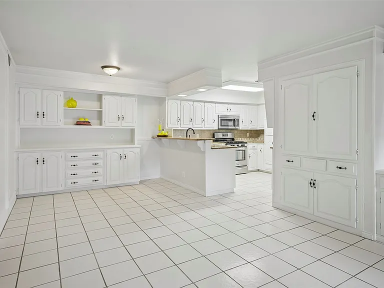 10504 Berry Knoll Dr — Photo 5
