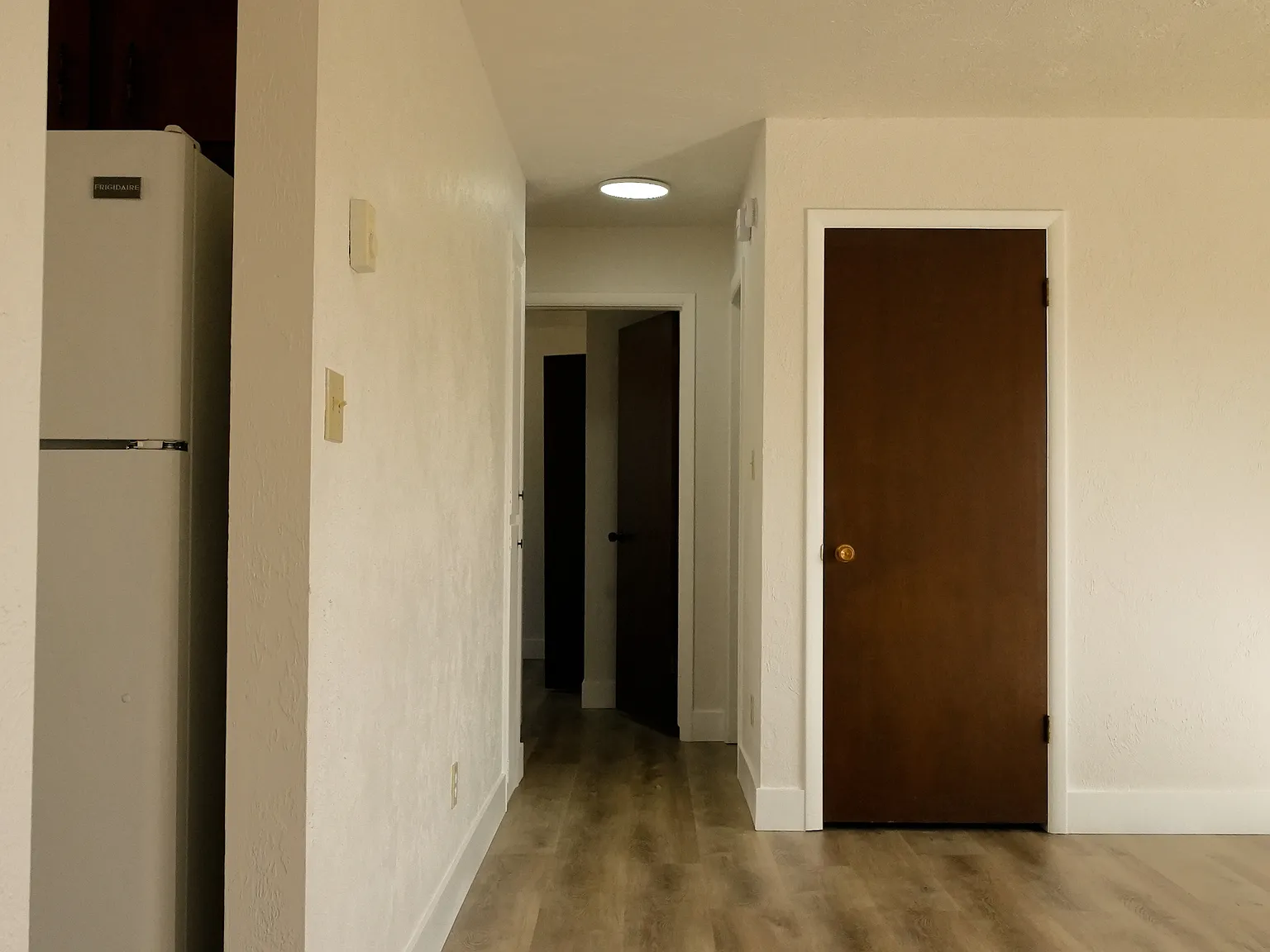 615 Hansen Ave — Photo 4