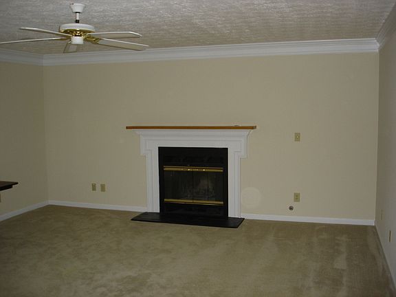 16x19 Living Room - Fireplace With Gas Lighter and Glass Doors