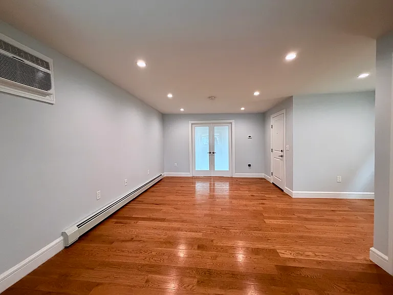 195 Hutton St #2 — Photo 6