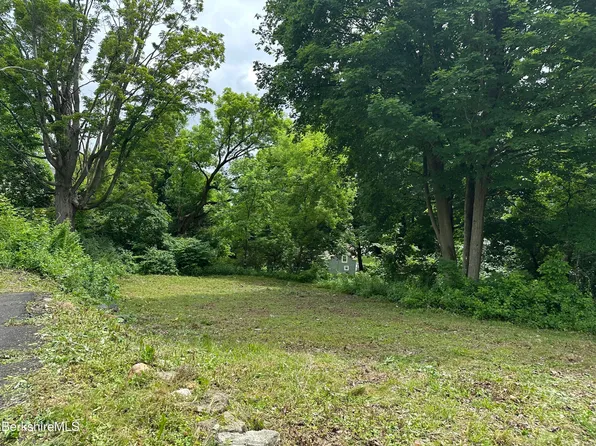 33 Circular Ave, Pittsfield, MA 01201