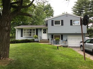 3 Kumquat Ln, Liverpool, NY 13090