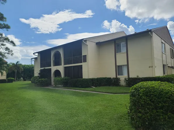 317 Knotty Pine Cir APT A-2, Greenacres, FL 33463