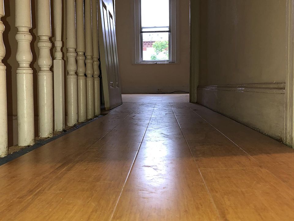 2nd image of 1815 E Clementine St