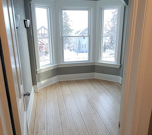 2nd image of 2115 E 5th St