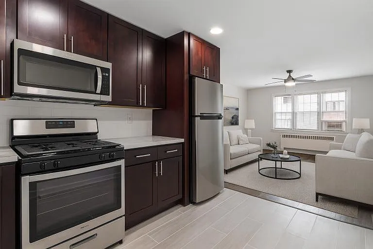 Pleasant Valley Apartments — Photo 3