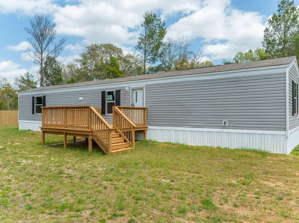 382 W Royal Palm Ave, Defuniak Springs, FL 32433