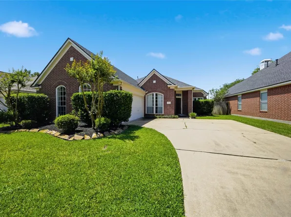 3714 Crescent Dr, Pearland, TX 77584
