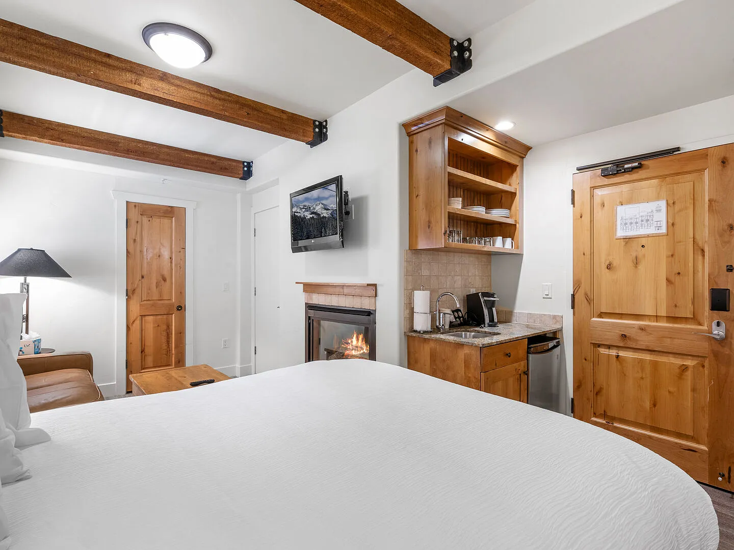Studio, 350 sqft, $1,500 — Photo 2