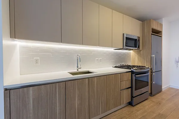 Rented by Stonehenge NYC LLC | media 3