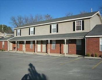 1st image of 1226 N Iron Horse Dr