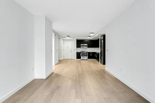 535 West 43rd Street SOUTH-4G