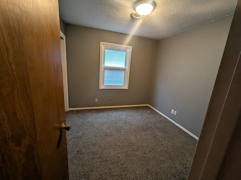 2113 W Christy Ln — Photo 18