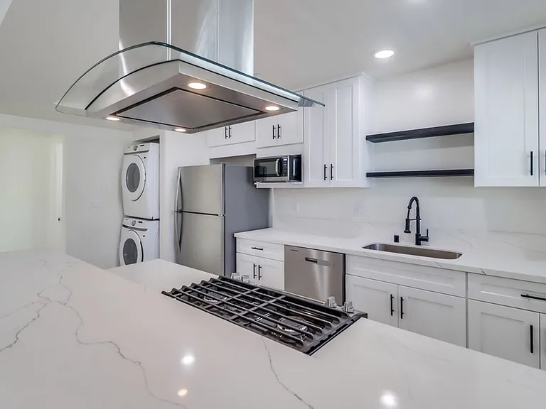 Welcome Surf House Villas E, a newly renovated luxury apartment community in the heart of Pacific... — Photo 3