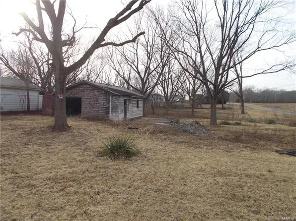 22108 Phillips St, Nashville, IL 62263