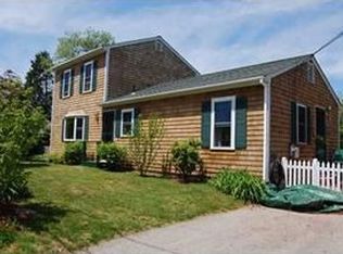 39 Beach Ave, Narragansett, RI 02882
