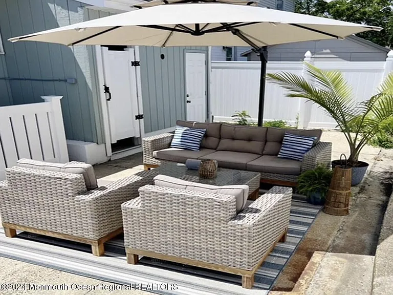 308 Harding Ave #WKLY SUMMER RENTAL — Photo 19