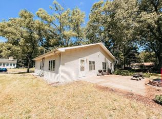 7322 N Dogwood Ave, Walkerton, IN 46574