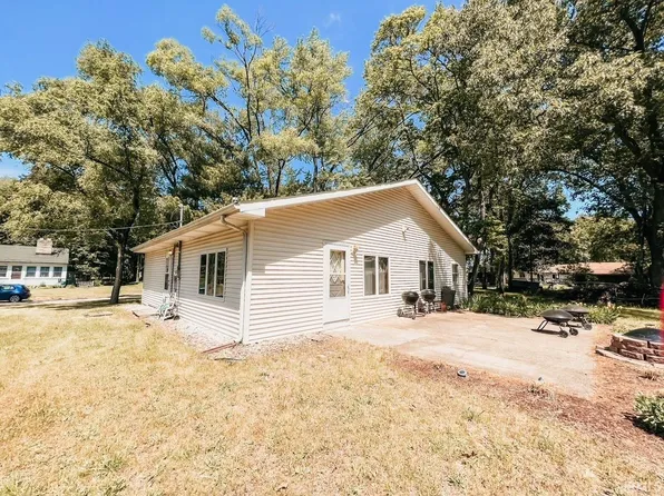 7322 N Dogwood Ave, Walkerton, IN 46574