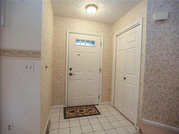 4th image of 30 Old Settlers Dr
