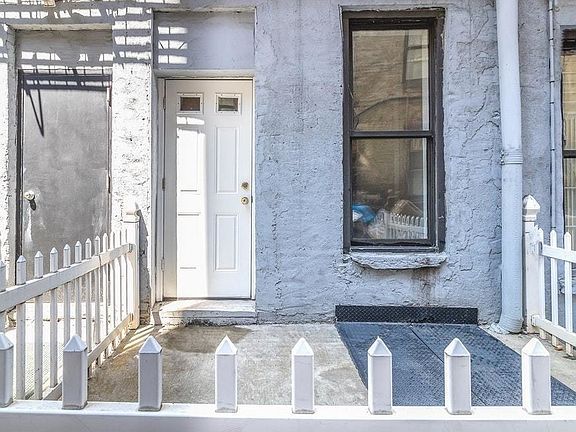 3rd image of 234 Mulberry St APT 1B