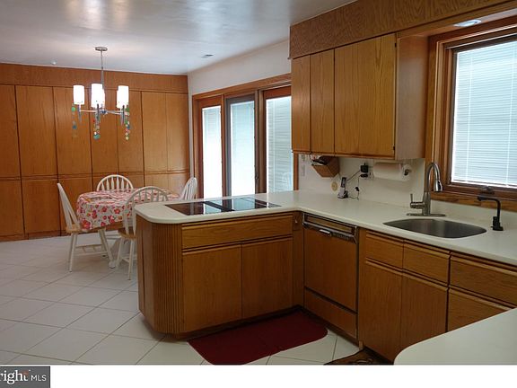 2nd image of 3549 Meadowlark Dr