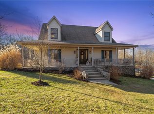 225 Rolling Hills Estate Rd, Uniontown, PA 15401