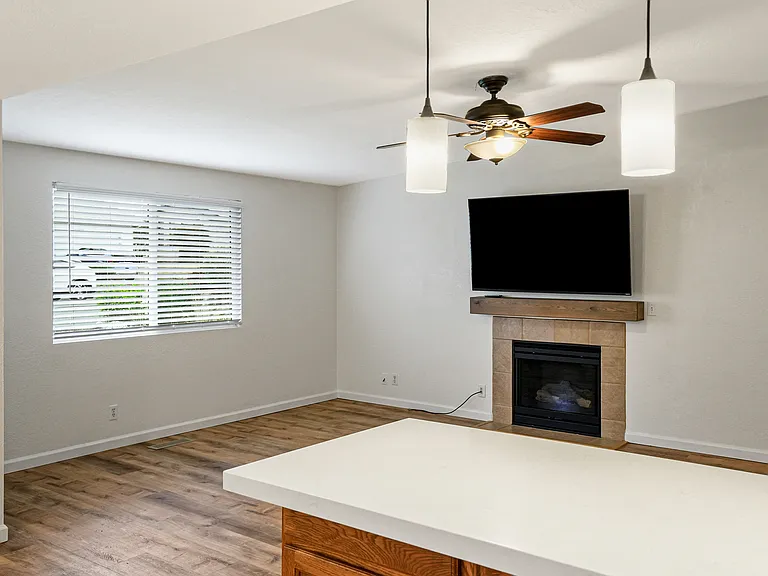 2560 Nautilus Ave NW — Photo 5